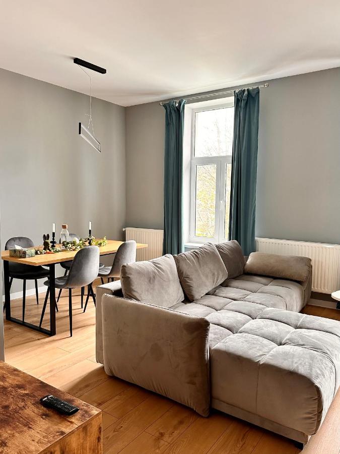 Lv Luxury Apart - One Minute Away From Train Station Predeal Buitenkant foto