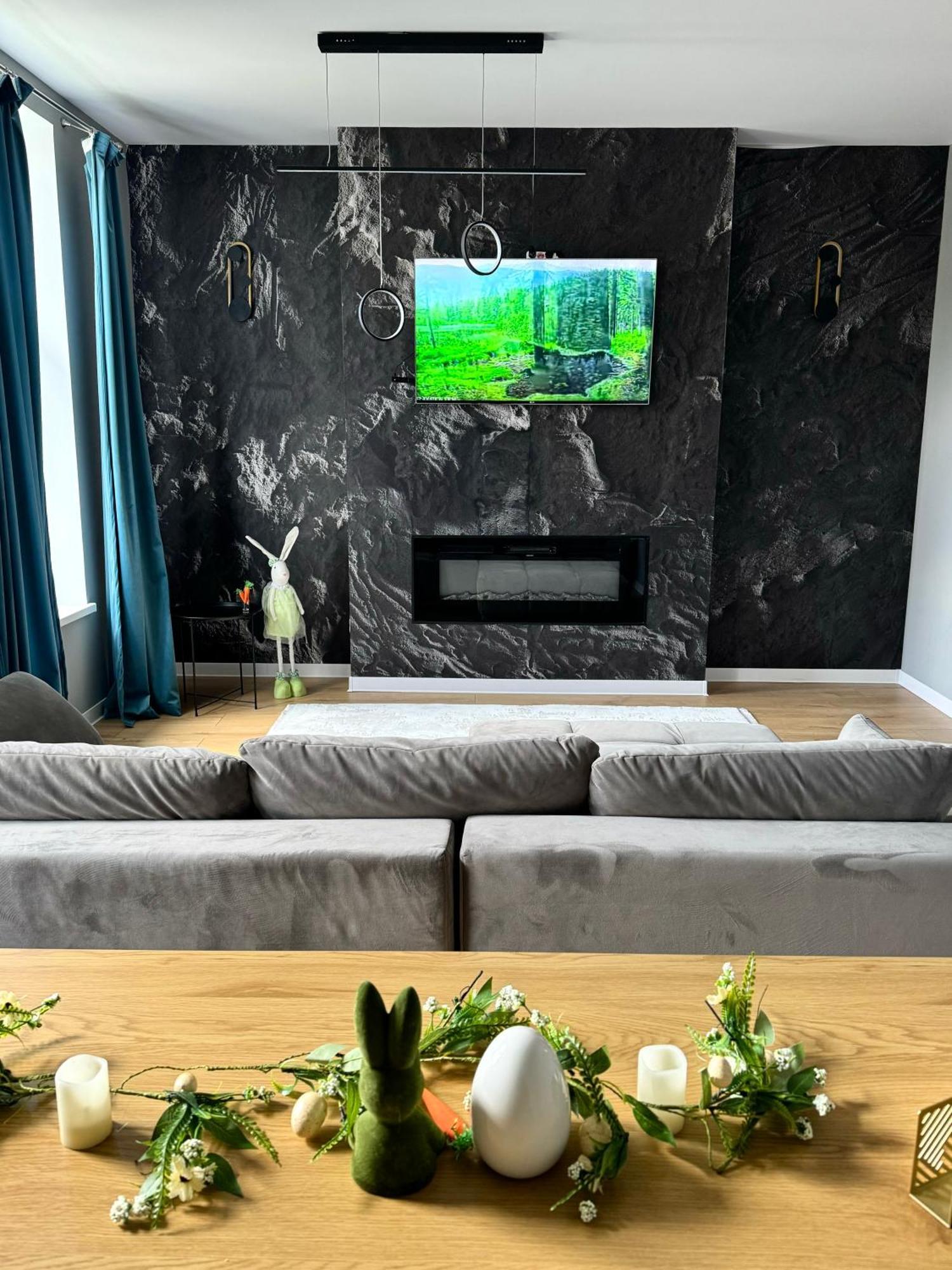 Lv Luxury Apart - One Minute Away From Train Station Predeal Buitenkant foto